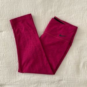 Heathered Magenta 3/4 Nike Crop Legging
